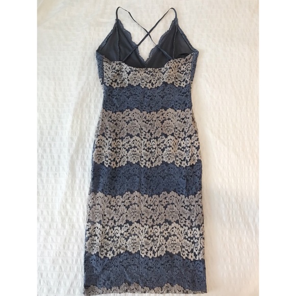 Midi- blue and mauve lace dress - Picture 3 of 4